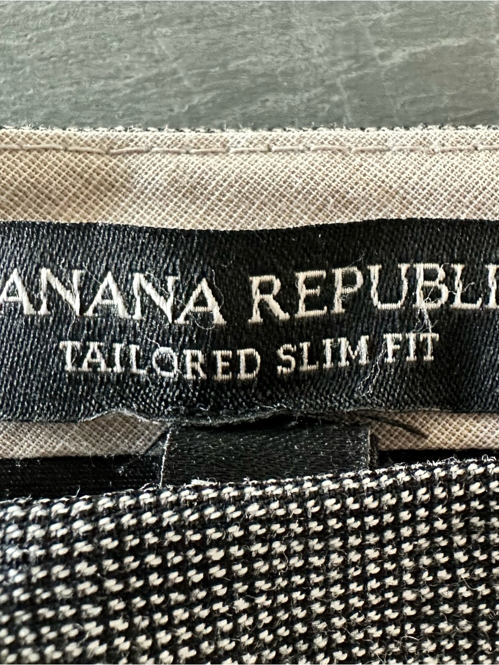 Banana Republic Men's Tailored Slim Dark Grey Flannel Pants - Picture 2 of 4